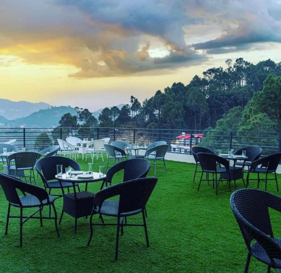 Hills Accomodation Kasauli Extérieur photo